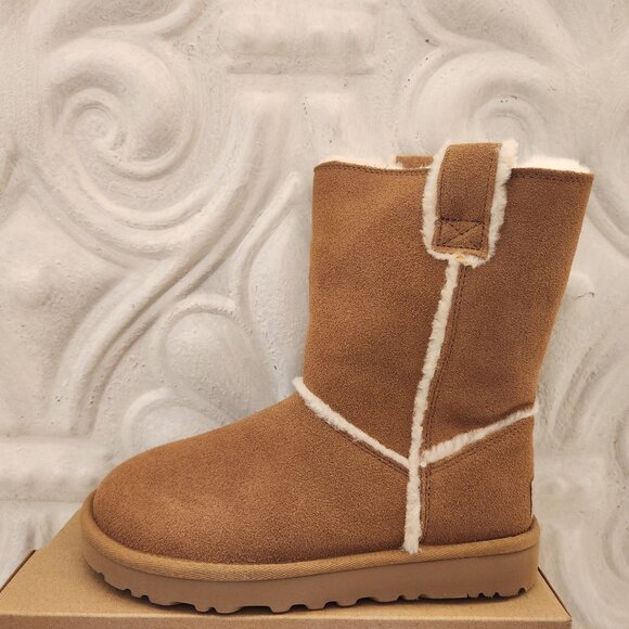 UGG " Classic Short Spill Seam" Boots. NIB. Size 5 - Picture 2 of 12